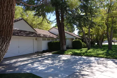 44740 Lowtree Ave, Lancaster, CA 93534 photo 2