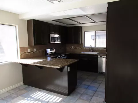2540 Avenue J2 E, Lancaster, CA 93535 photo 5