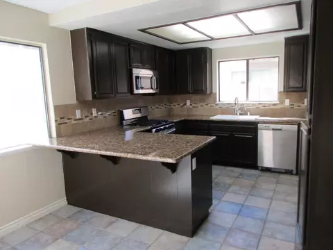 2540 Avenue J2 E, Lancaster, CA 93535 photo 4