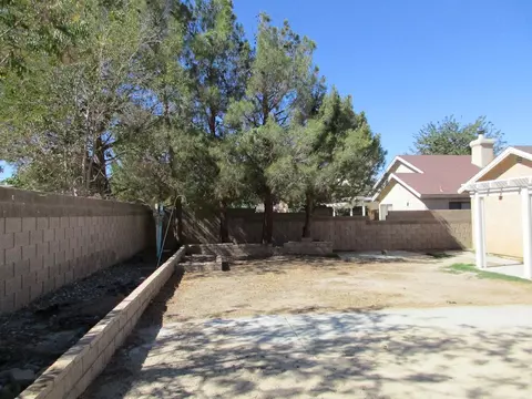 2540 Avenue J2 E, Lancaster, CA 93535 photo 14