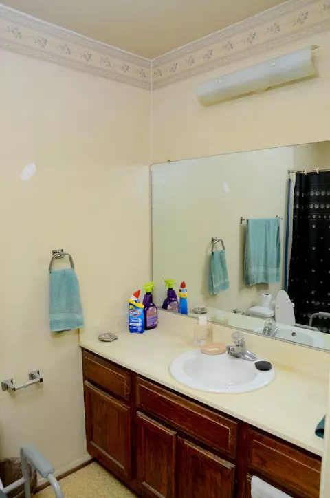 427 Lancaster Blvd E, Lancaster, CA 93535 photo 4