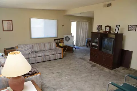 427 Lancaster Blvd E, Lancaster, CA 93535 photo 2