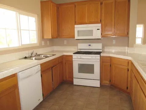 36710 30th St E, Palmdale, CA 93550 photo 11