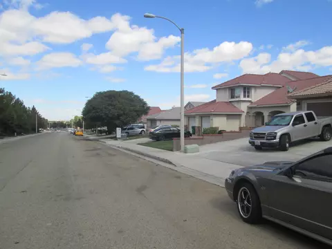 36710 30th St E, Palmdale, CA 93550 photo 4