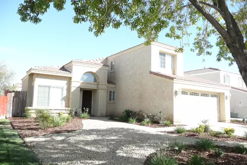 44940 11th St E, Lancaster, CA 93535 photo 1