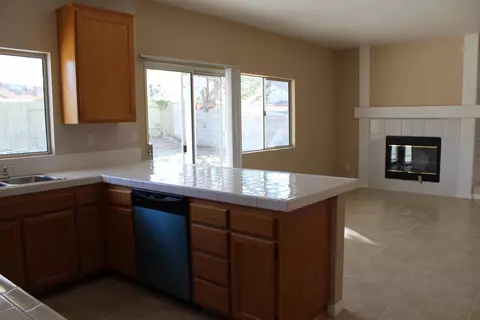 36362 Blacksmith Dr, Palmdale, CA 93550 photo 9