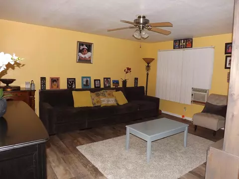 44358 Fenhold St, Lancaster, CA 93535 photo 3