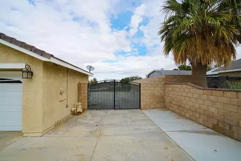 4753 Avenue K8 W, Lancaster, CA 93536 photo 11