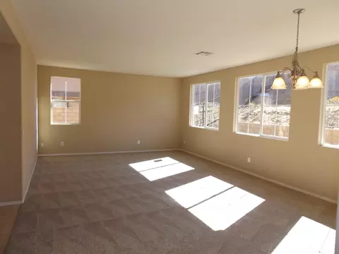 6722 Princessa Dr, Palmdale, CA 93551 photo 5