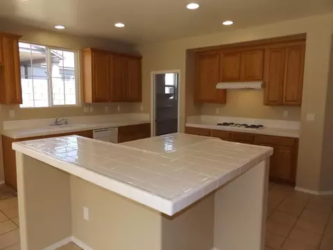 6722 Princessa Dr, Palmdale, CA 93551 photo 8
