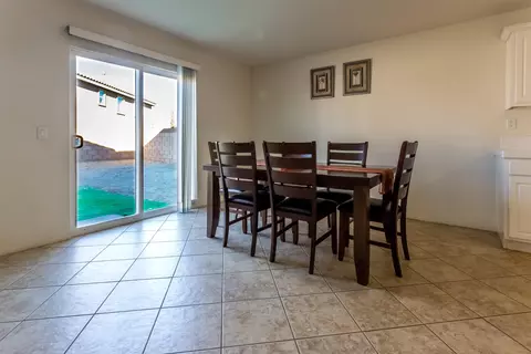 37231 45th St E, Palmdale, CA 93552 photo 3