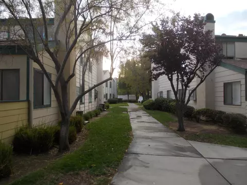 44544 15th St E UNIT 1, Lancaster, CA 93535 photo 3