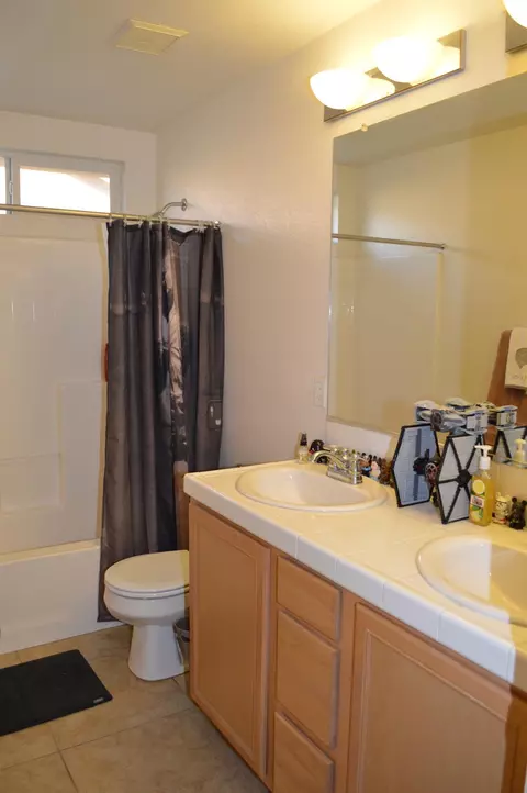 3033 Newgrove St E, Lancaster, CA 93535 photo 15