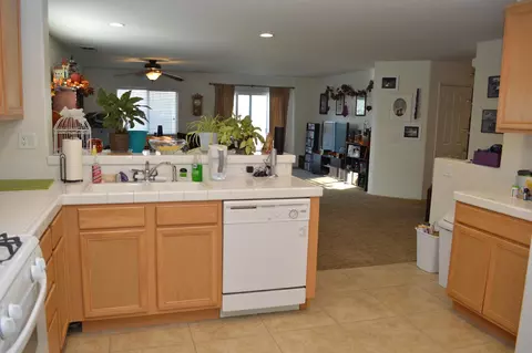 3033 Newgrove St E, Lancaster, CA 93535 photo 8