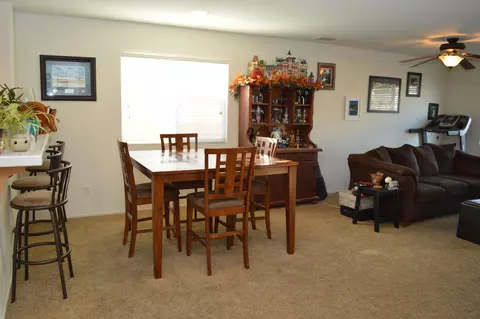 3033 Newgrove St E, Lancaster, CA 93535 photo 9
