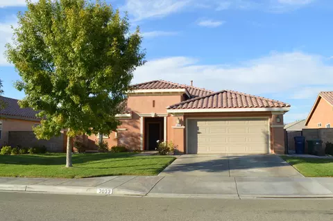 3033 Newgrove St E, Lancaster, CA 93535 photo 1