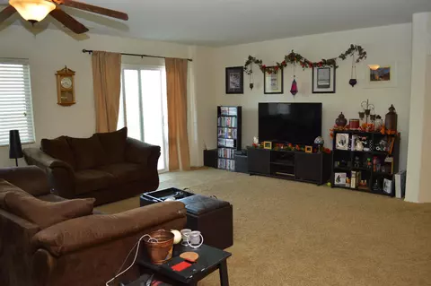 3033 Newgrove St E, Lancaster, CA 93535 photo 4