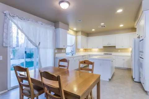44116 Catsue Pl, Lancaster, CA 93536 photo 6