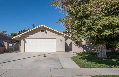 37853 27th St E, Palmdale, CA 93550 photo 2