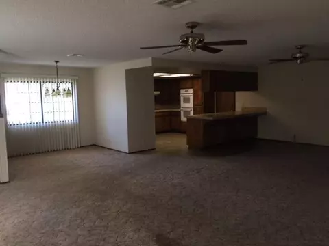 3208 Versailles Ct, Lancaster, CA 93536 photo 5