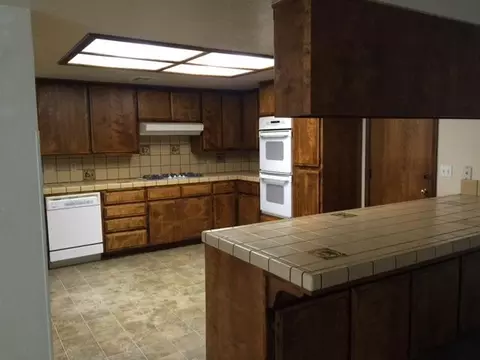 3208 Versailles Ct, Lancaster, CA 93536 photo 4