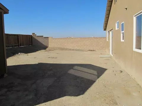 10517 Florence Ct, Adelanto, CA 92301 photo 5