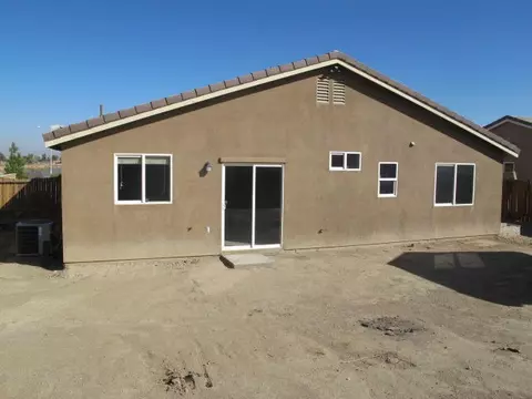 10517 Florence Ct, Adelanto, CA 92301 photo 3