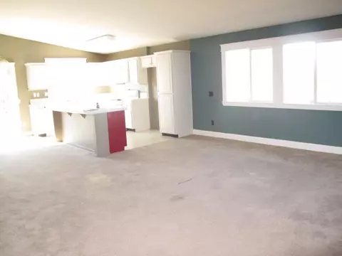 10517 Florence Ct, Adelanto, CA 92301 photo 8