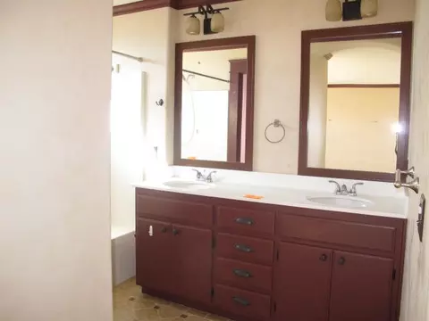 10517 Florence Ct, Adelanto, CA 92301 photo 23