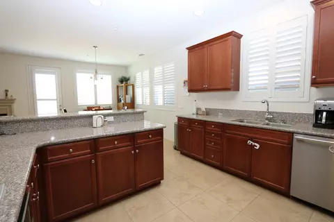 44063 Westridge Dr, Lancaster, CA 93536 photo 4