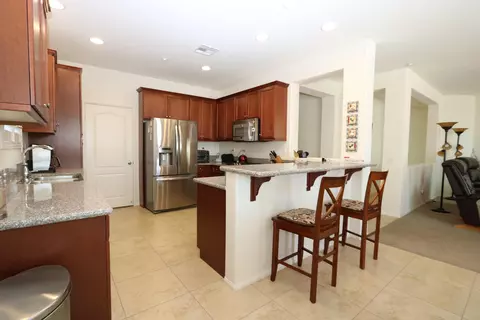 44063 Westridge Dr, Lancaster, CA 93536 photo 5