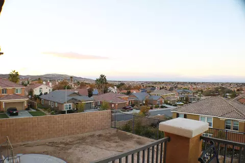 1651 Serval Way, Palmdale, CA 93551 photo 4