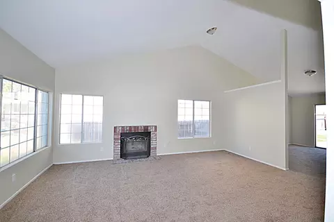 43636 Tranquility Ct, Lancaster, CA 93535 photo 3