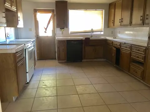 4657 G Ave E, Lancaster, CA 93535 photo 5