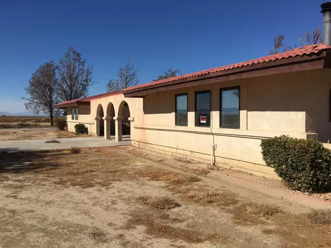 4657 G Ave E, Lancaster, CA 93535 photo 1
