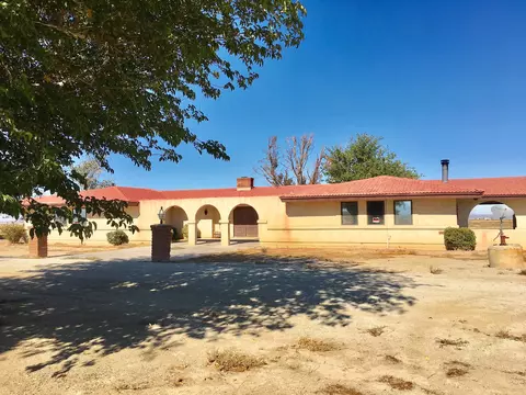 4657 G Ave E, Lancaster, CA 93535 photo 2