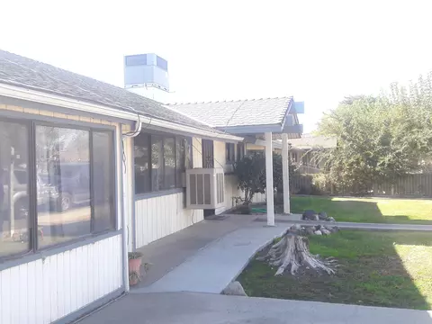 1489 Joanne Ave E, Pixley, CA 93256 photo 3