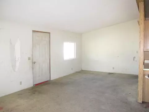 19031 Dennis St, Adelanto, CA 92301 photo 8