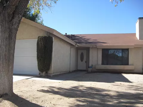 36737 Fiddleneck Ct, Palmdale, CA 93550 photo 2