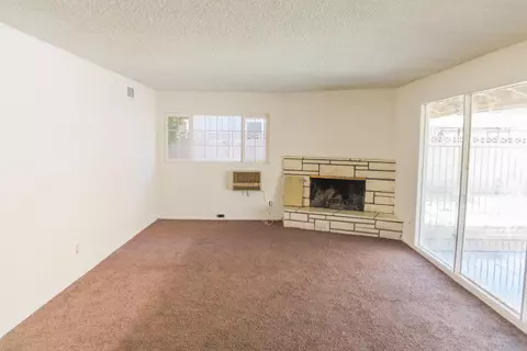 44267 11th St E, Lancaster, CA 93535 photo 4