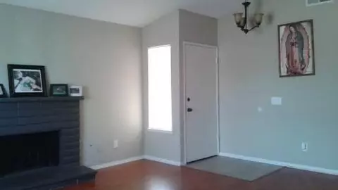 37437 37th St E, Palmdale, CA 93550 photo 5