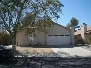 37437 37th St E, Palmdale, CA 93550 photo 1