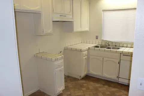 629 Ivesbrook St E, Lancaster, CA 93535 photo 7
