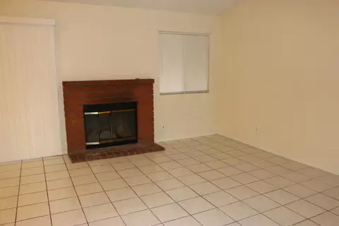 629 Ivesbrook St E, Lancaster, CA 93535 photo 4
