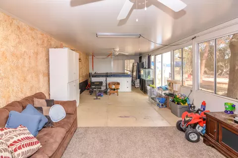 39000 161st St E, Palmdale, CA 93591 photo 22