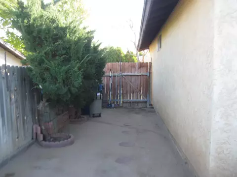 6813 Hemp Ct, Quartz Hill, CA 93536 photo 10