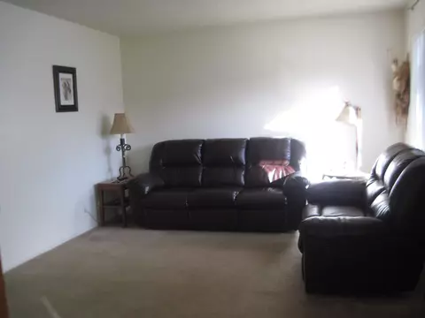 6813 Hemp Ct, Quartz Hill, CA 93536 photo 2