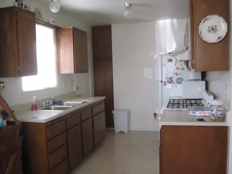 6813 Hemp Ct, Quartz Hill, CA 93536 photo 3