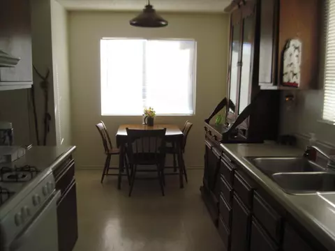 6813 Hemp Ct, Quartz Hill, CA 93536 photo 4