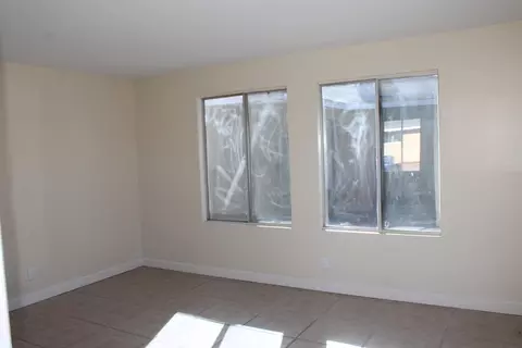 44372 3rd St E, Lancaster, CA 93535 photo 2